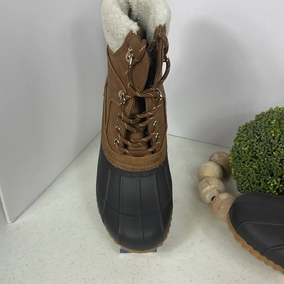 Women’s Tommy Hilfiger Rainah Medium Brown Duck Boots Size 6 (NWOB) - Picture 4 of 12